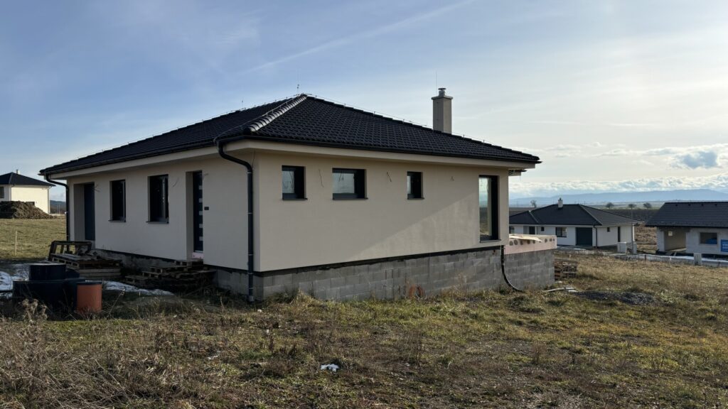 Dom vo svahu projekt Mlynica